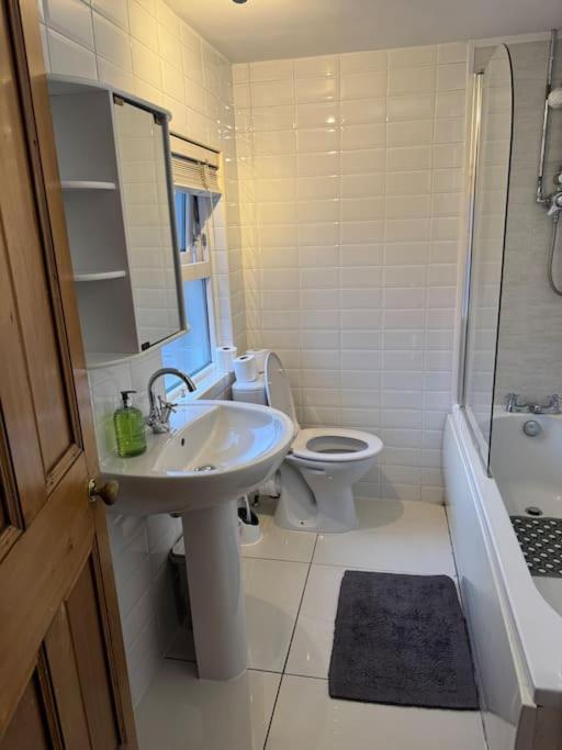 Stylish, Spacious And Central 4 Bedroom House Belfast Exterior foto
